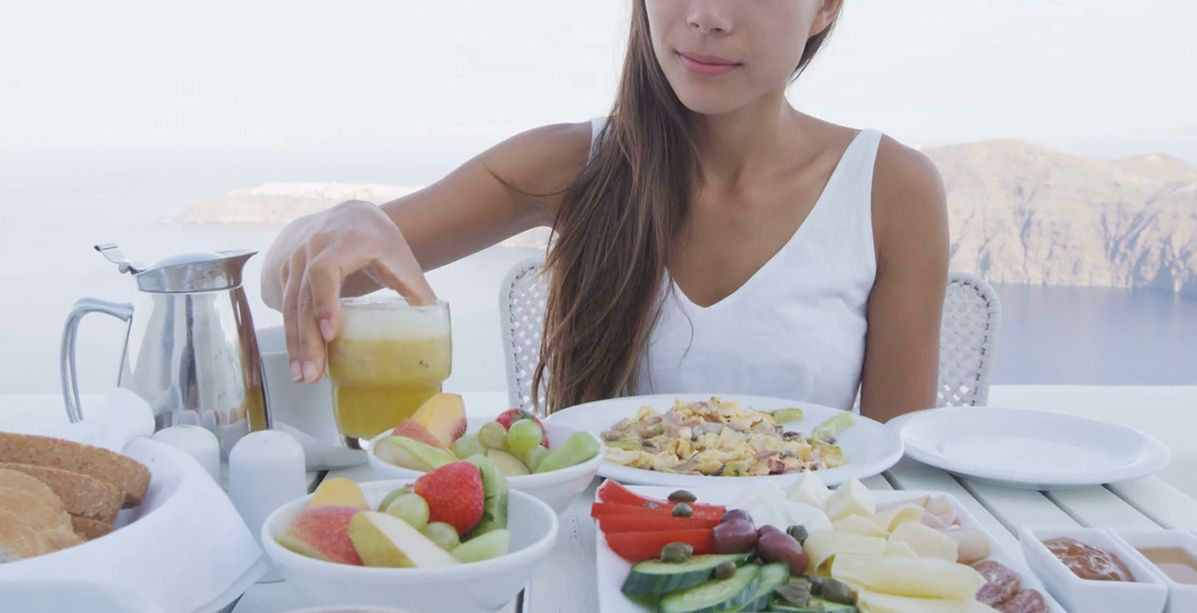 الدراسات تؤكد: تناول وجبة إفطار دسمة تمنع زيادة الوزن بشرط وحيد وسهل!