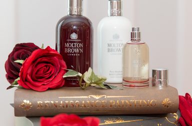تعرفي على مجموعة Rosa Absolute الجديدة من مولتون براون