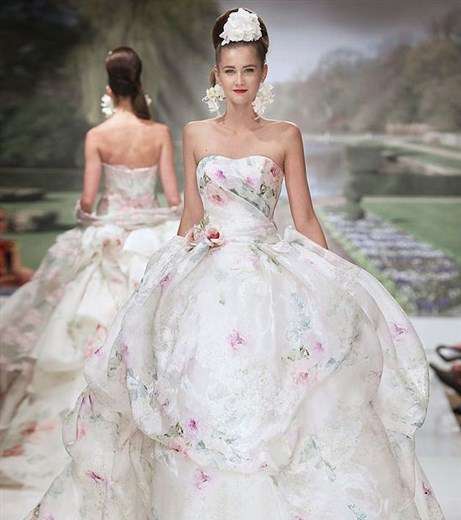 صور اجمل فساتين زفاف ملونة