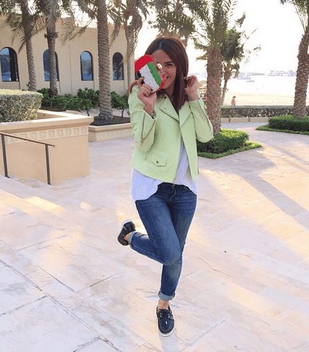 زهرة ليلى تتألق بكلاتش Sarah's bag بعلم الامارات