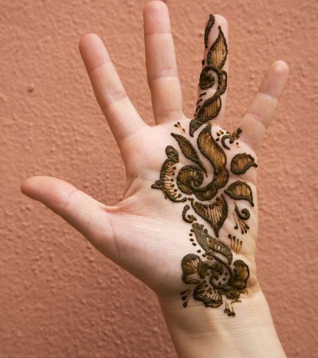 صور احدث نقش خفيف للعروس