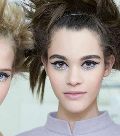 فن رسم العيون بالآي لاينر على طريقة CHANEL لصيف 2014
