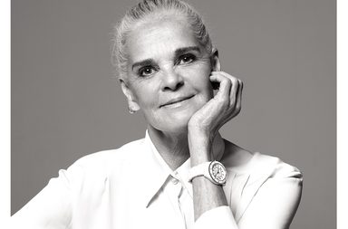 ALI MACGRAW الوجه الاعلاني الجديد لساعة CHANEL J12