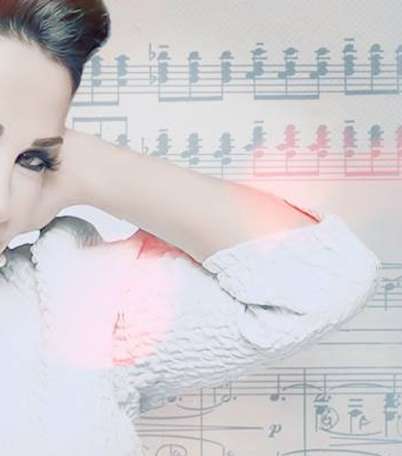 ديانا حداد تختار الإطلالة الخليجية