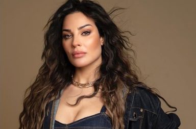 لون الشعر المناسب للبشرة القمحية 