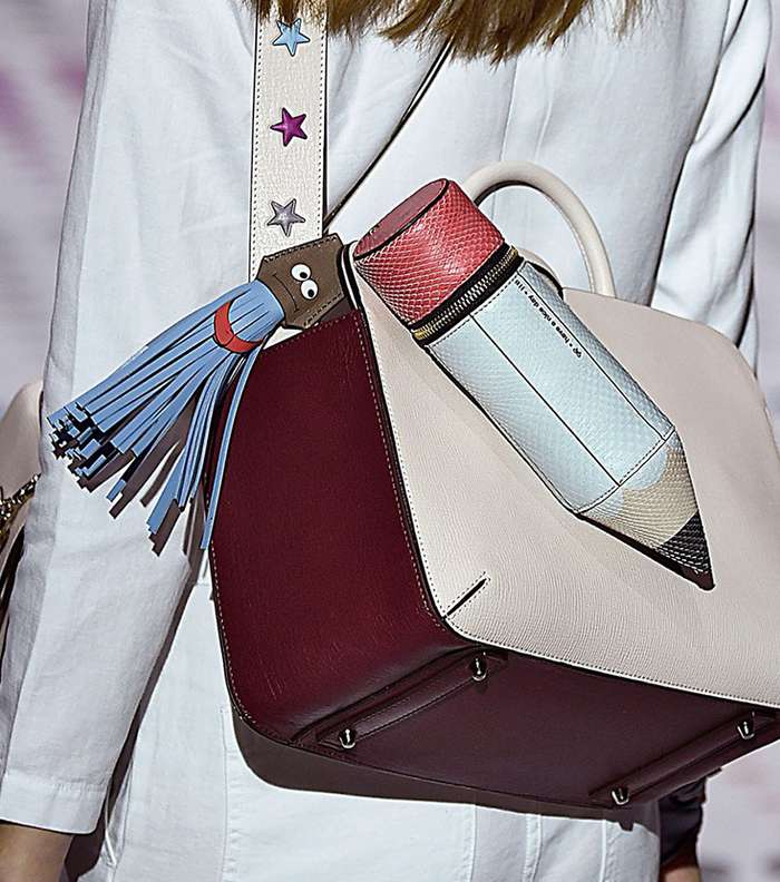 اختاري أجمل الحقائب من توقيع anya hindmarch لصيف 2015