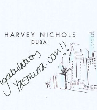 فريق هارفي نيكولز يشارك حبه لياسمينة ببطاقة تهنئة مميّزة