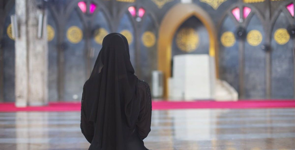 للمرة الأولى بعد عام ونصف، عودة الصلاة الى حرم مكة المكرمة بدون تباعد اجتماعي