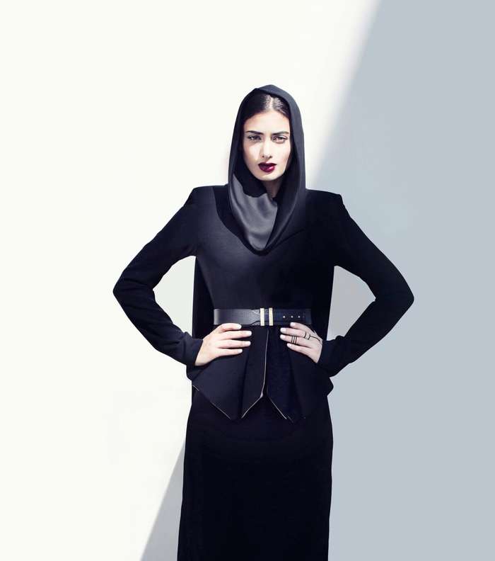 اكتشفي النظارات الشمسية التي تليق بالعباءة السوداء