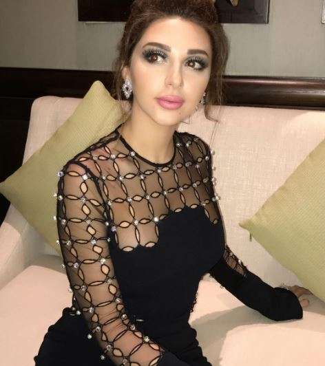 ميريام فارس ترتدي الاسود مع التول الشفاف على الصدر واطلالتها هذه تتعرض للانتقاد