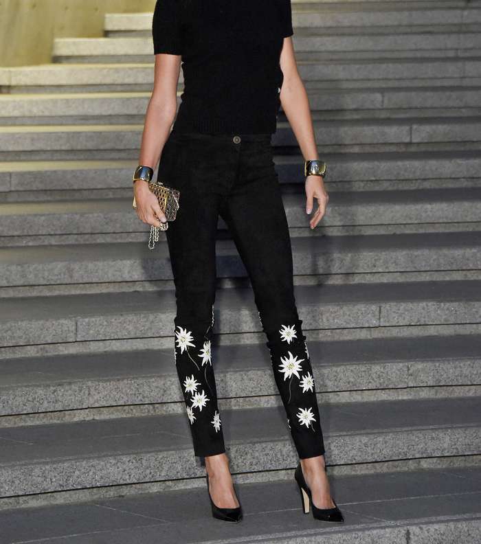 جيزيل باندنشن، وجه N5 ومجموعة Les Beiges تتالق بازياء CHANEL خلال عرض الكروز 2016