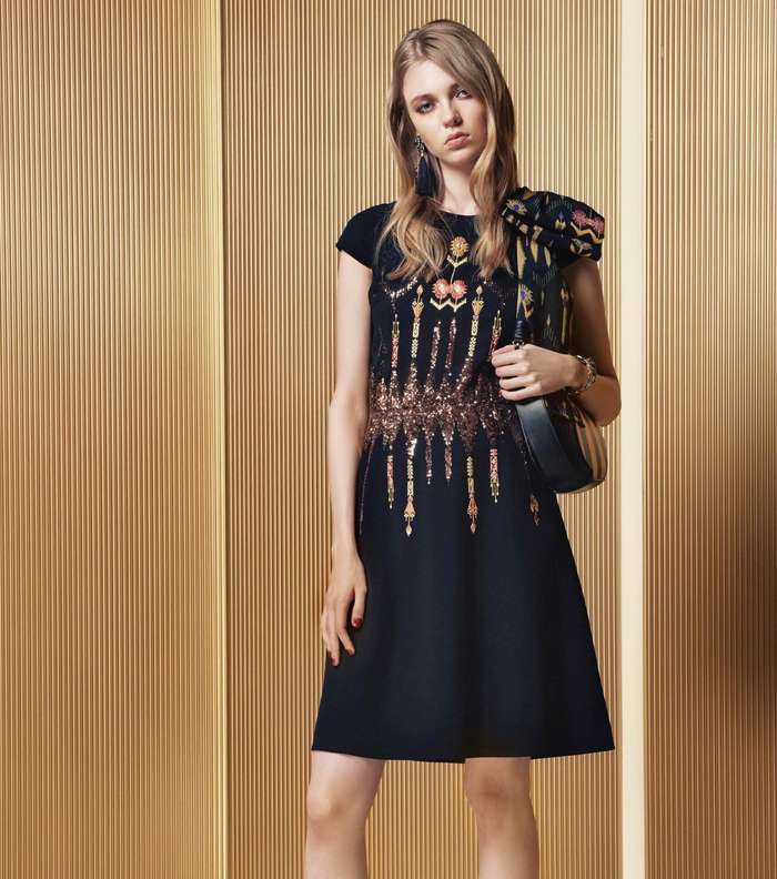 الفستان القصير المطبع والمزخرف من مجموعة ايترو Resort 2017