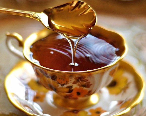 الشاي مع العسل