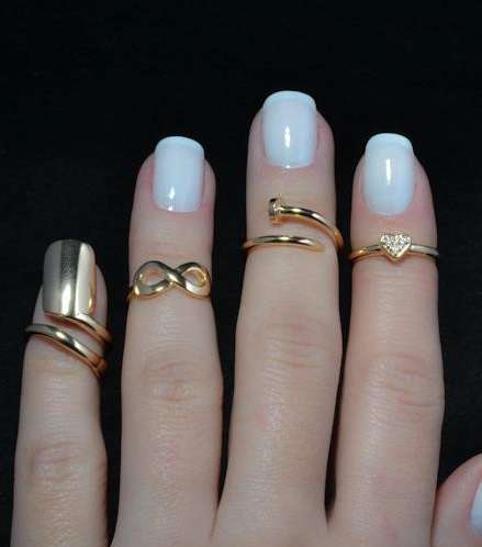 اعتمدي موضة خواتم الـ Mid Rings أي الخواتم النصفية