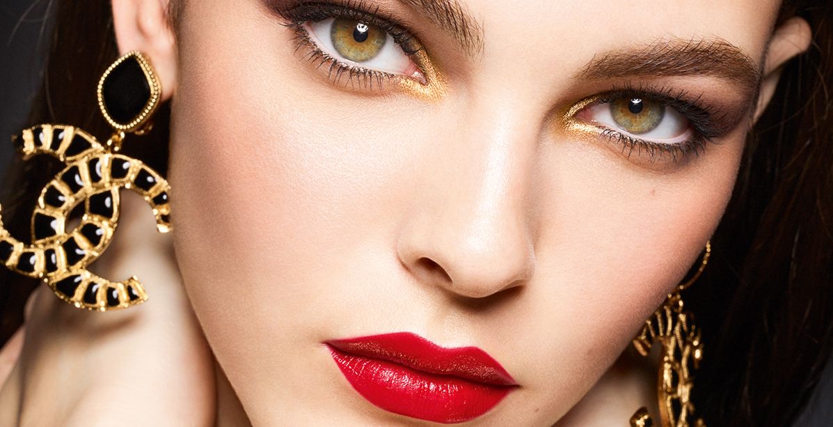 Les Ornements de Chanel: مجموعة مكياج الأعياد لعام 2019
