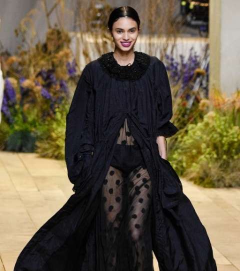 الفستان الشفاف المنقط من H&M Studio لصيف 2017