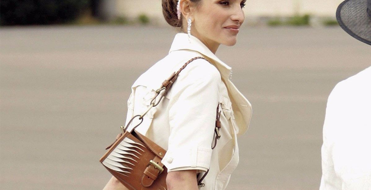تفصيل معين في ملابس الملكة رانيا الاخيرة هو الذي يجعل ملابسها مميزة