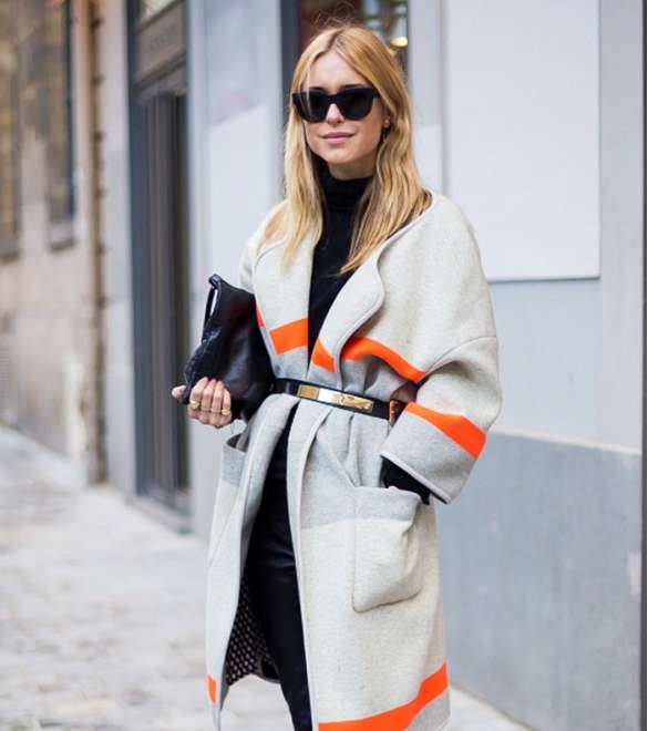 لاطلالة مميزة، ارتدي فوق المعطف حزام مميز