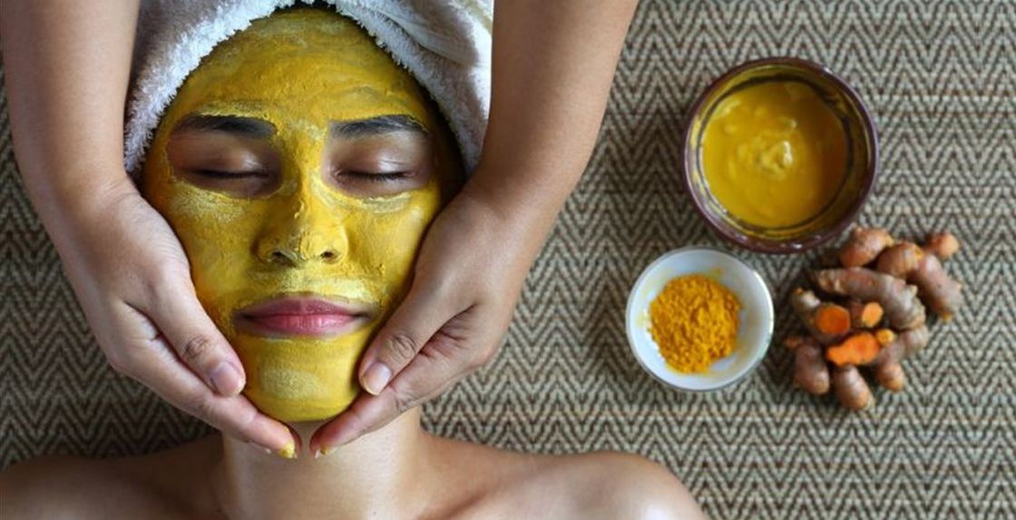طريقة عمل خلطة الكركم للوجه
