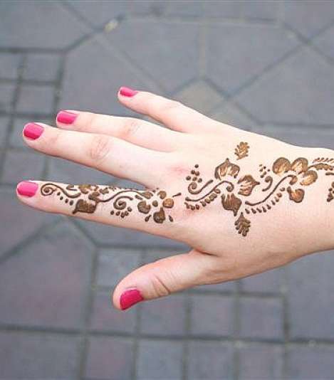 اجمل موديلات نقش حناء خفيف