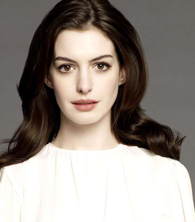 البشرة المضيئة لإطلالة مشرقة وجذابة