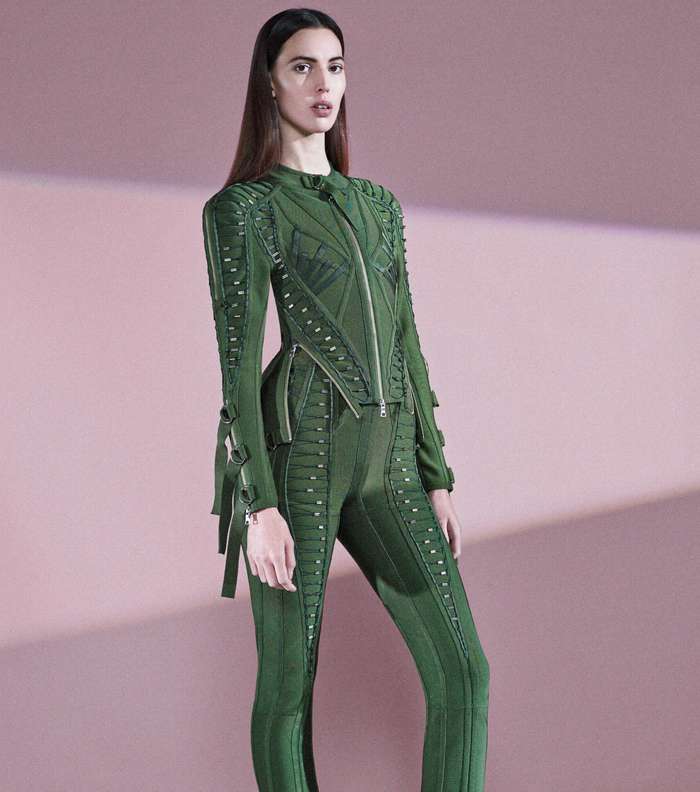 موضة الأوفرول الضيق على الجسم من Herve Leger