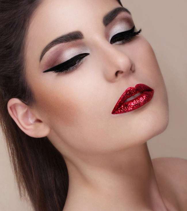 طريقة سهلة لرسم الحواجب الكثيفة