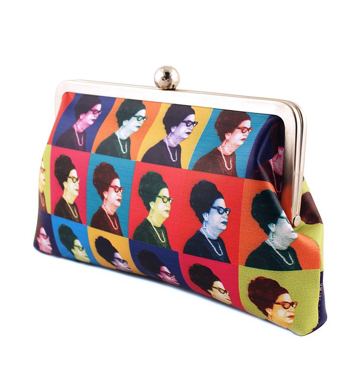 ميّزي إطلالتك مع كلاتش Sarah's Bag
