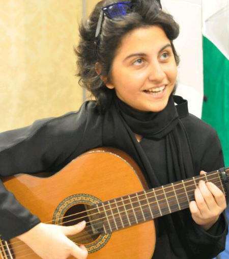 شما بشعر قصير بدون ماكياج
