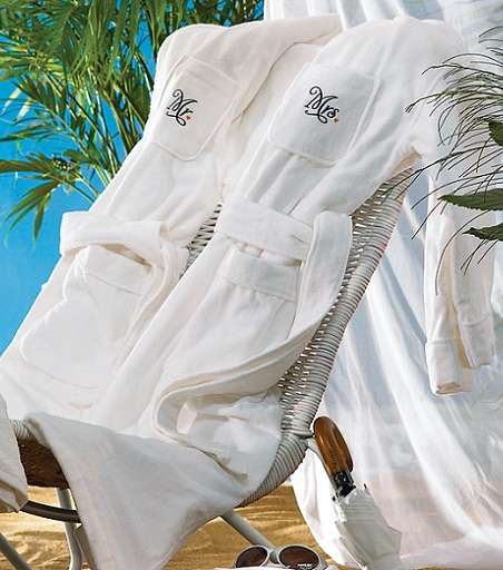 روب الحمام الأبيض