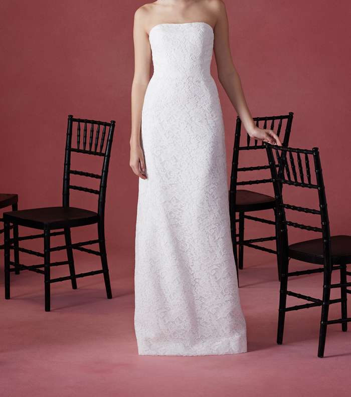 الموديلات البسيطة والأنيقة في أحدث مجموعة لفساتين زفاف Oscar de La Renta