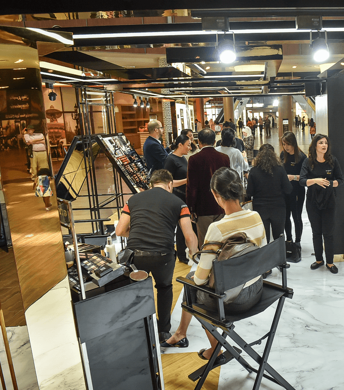 جيفنشي تقدم خدمات مكياج وتجميل في دبي مول