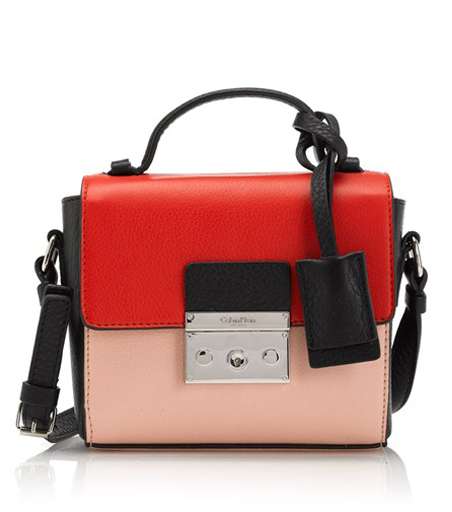اختاري حقيبة كالفن كلاين بموضة الـ Color Blocks لربيع 2013