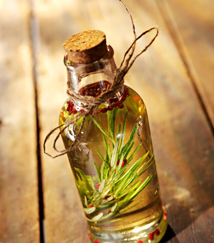 زيت إكليل الجبل