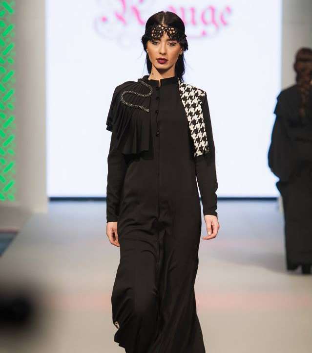  عباية Rouge Couture  الأنيقة