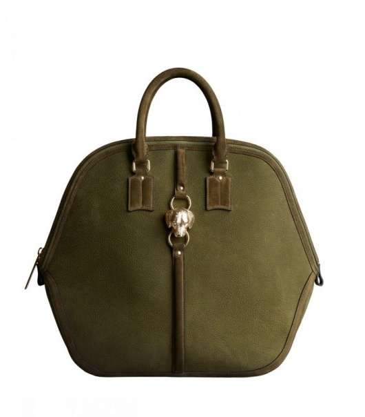 تألقي مع حقائب Burberry في اليوم الوطني السعودي