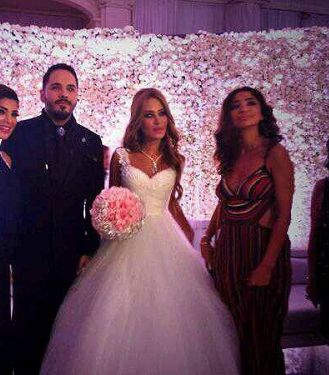 فستان زفاف زوجة رامي عياش أنيقًا وراق