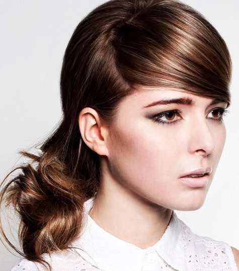 الغرّة العريضة مع التسريحة البسيطة