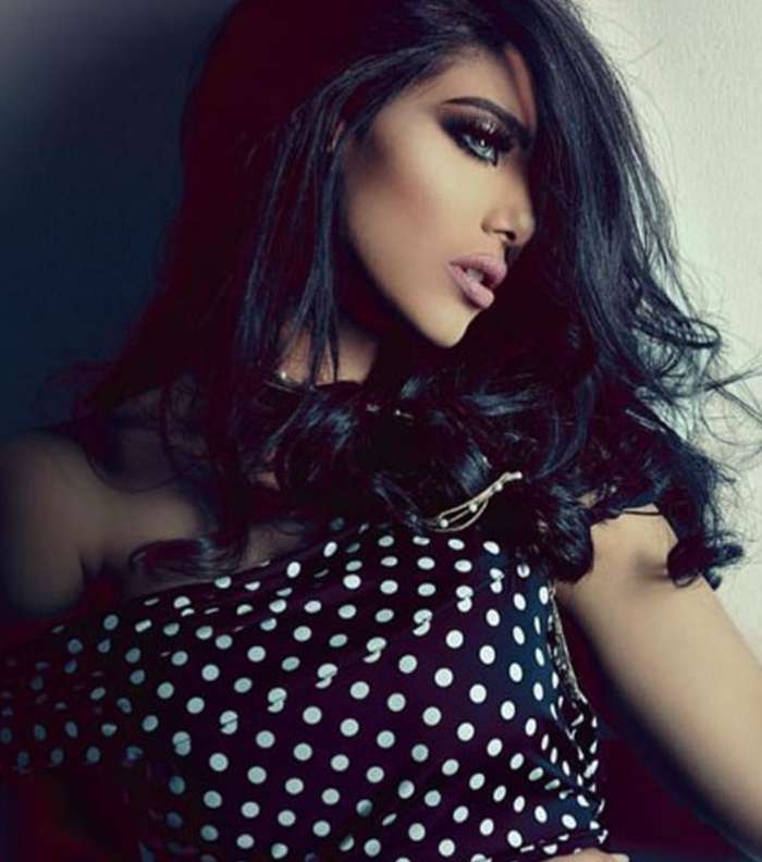 بالصور، لوكات لافتة للفنانة البحرينية شيلاء سبت