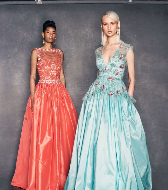 الفساتين الكلاسيكية بالتنورة المنفوخة والصدر المزين بالشك والتطريز من نعيم خان