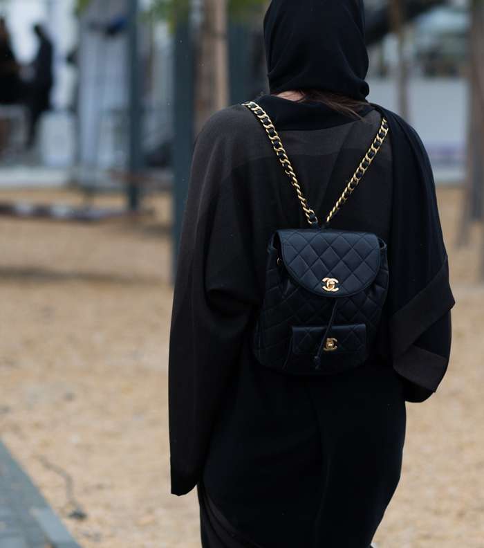 موضة الـ Backpack من شوارع دبي في اليوم الأول من فاشن فوروورد