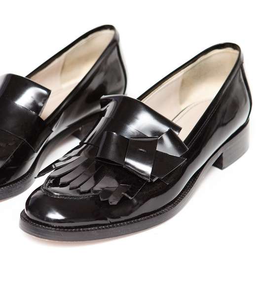 حذاء نسائي من مجموعة Paule Ka الحديثة