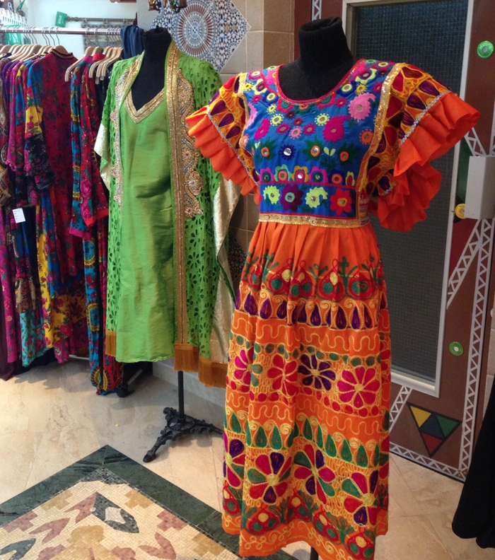 سلمى مروان حمدان تزين بأعمالها بازار دانة البساتين