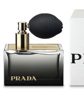 أنافة ورقي وجنون في عطر Prada