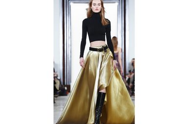 موضة التنورة الميتاليكية الطويلة من رالف لورين لشتاء 2017