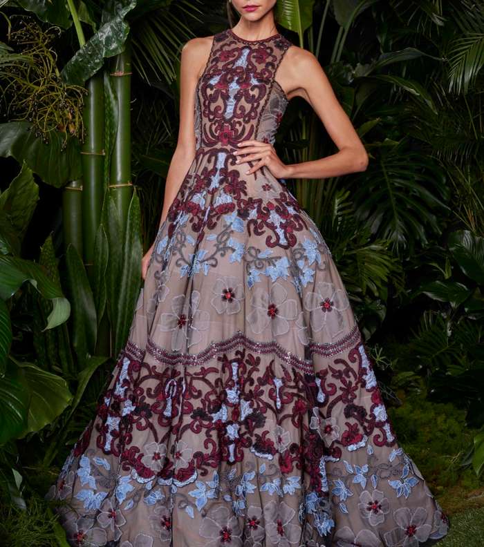 موضة الفستان المطبّع بالقصة المنفوخة من مجموعة Naeem Khan Resort 2016