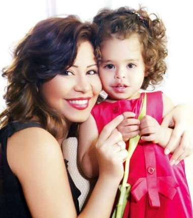 شيرين عبد الوهاب مع إبنتها مريم