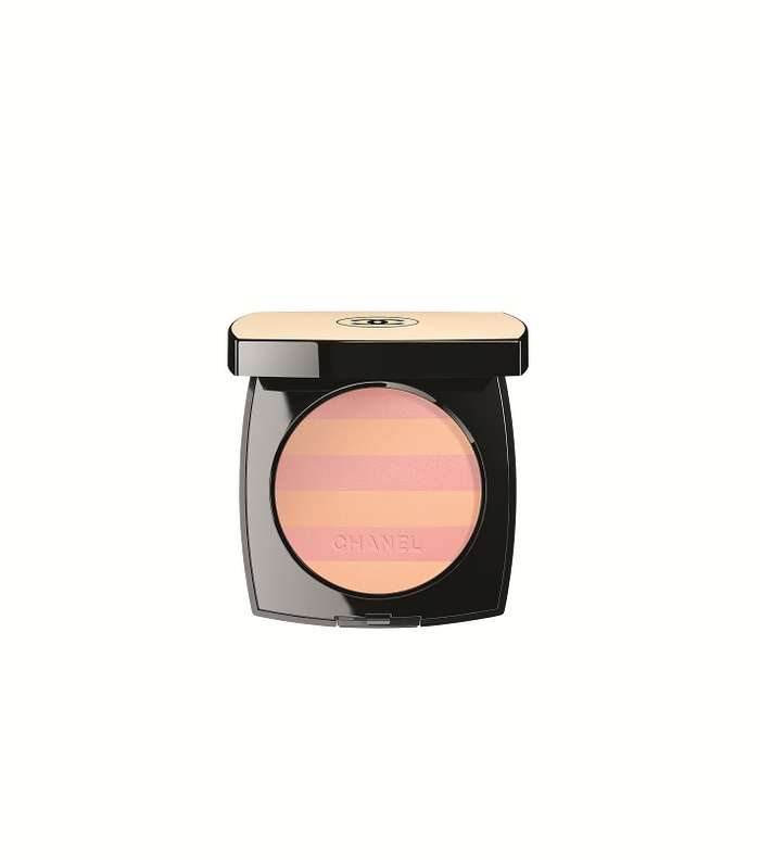 الإطلالة الحيويّة مع البودرة الأجمل من CHANEL