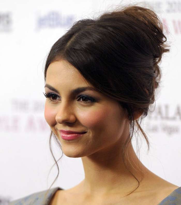 أروع تسريحات الشعر للمناسبات الفخمة