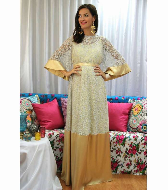 إمزجي بين موضة الدانتيل والألوان الميتاليكية